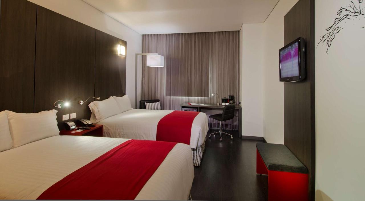 Ramada Encore By Wyndham Guadalajara Sur Palomar Εξωτερικό φωτογραφία
