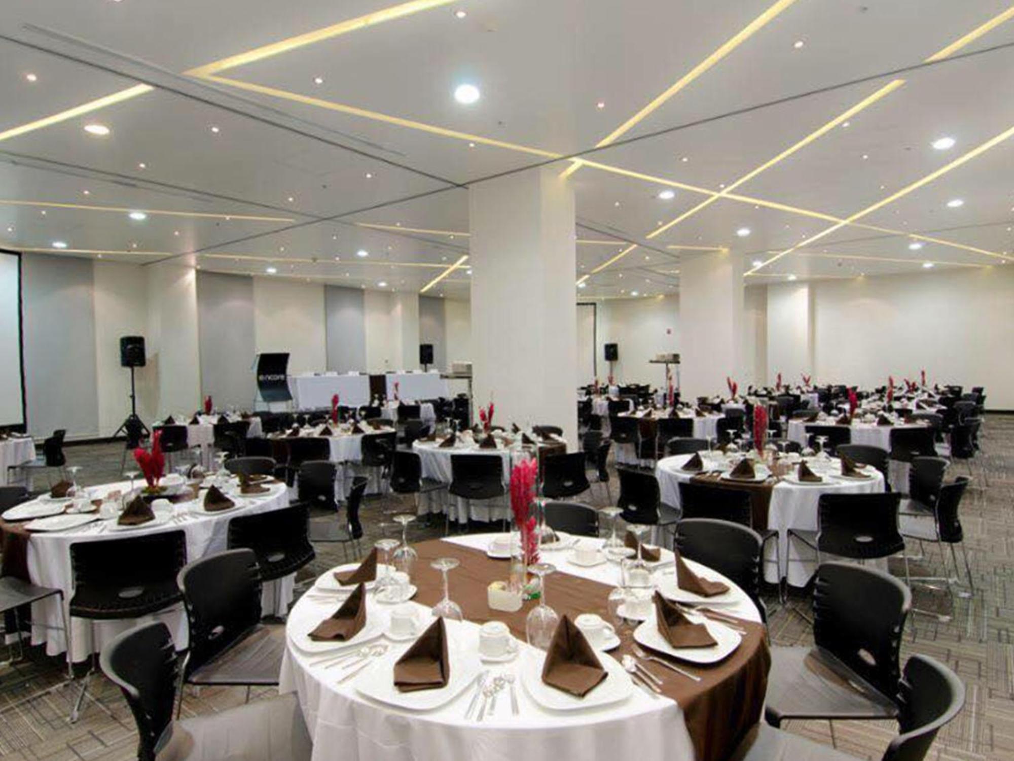 Ramada Encore By Wyndham Guadalajara Sur Palomar Εξωτερικό φωτογραφία